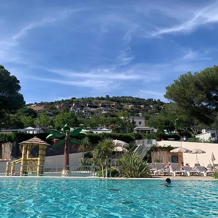 Mobilhome Vue Grand Confort Domaine L'ile D Or Campsite